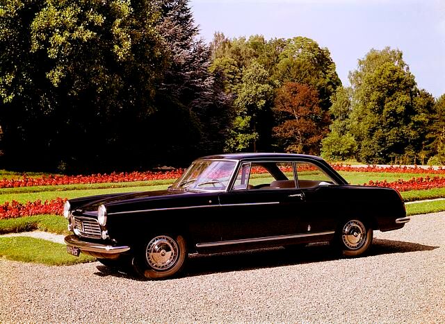 Auf dem Genfer Salon debütiert im März 1962 das 404 Coupé