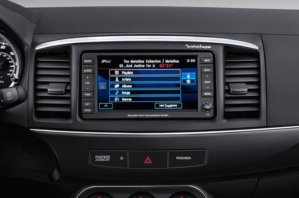 Mitsubishi Lancer Sportback (Baujahr 2012) Instyle 5 Türen Radio und Infotainmentsystem