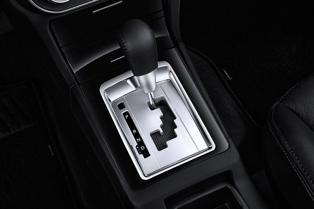 Mitsubishi Lancer Sportback (Baujahr 2012) Instyle 5 Türen Schalthebel