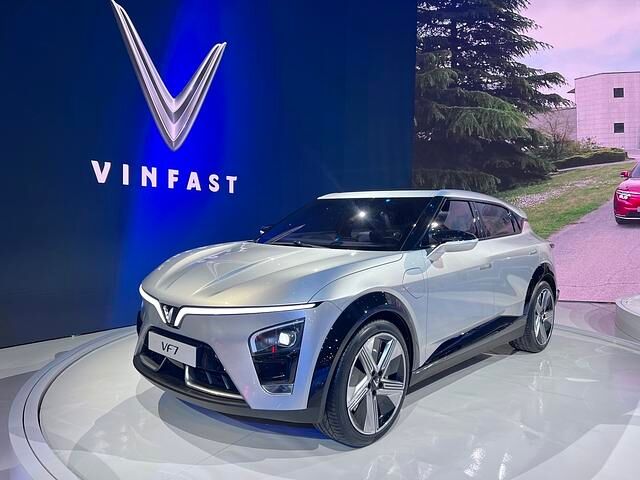 Bei Vinfast stehen mittlerweile fünf E-Autos auf dem Stand 