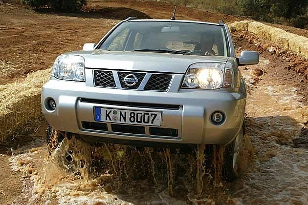 Der X-Trail ist zwar kein Kampfschwimmer, seine Wattiefe beträgt 350 Millimeter.