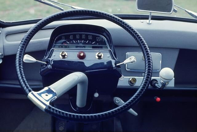 Das Design des Ami 6 stammt von Flaminio Bertoni, der zuvor bereits für den 2 CV und die DS verantwortlich zeichnete 