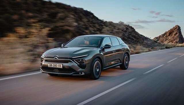 Citroen C5 X - Ein Auto, viele Typen
