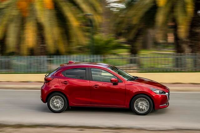 Mit dem Facelift ist auch die bisherige Topmotorisierung mit 115 PS aus dem Angebot gefallen. Wer den Mazda2 neu kaufen will, kann nur noch zwischen 75 und 90 PS wählen
