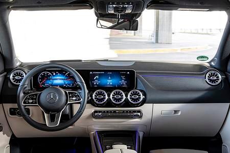 Mercedes-Updates   - Duzen erlaubt  