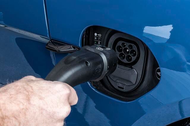 Porsche führt seine neue Plug & Charge-Funktion ein, die alle anderen Taycan-Modelle auch bekommen 