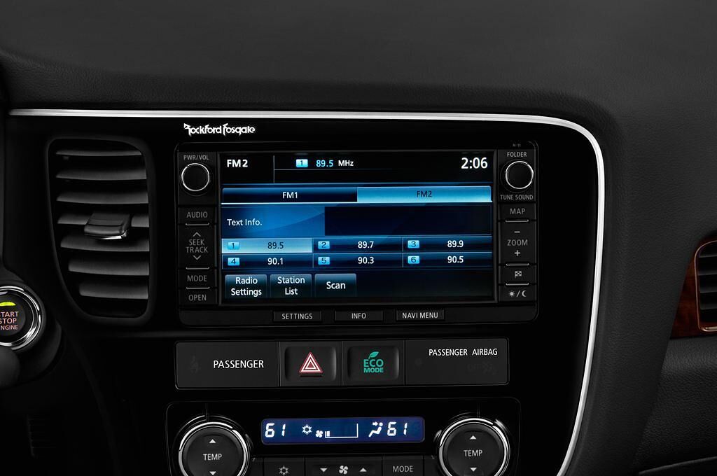 Mitsubishi Outlander (Baujahr 2013) INSTYLE 5 Türen Radio und Infotainmentsystem