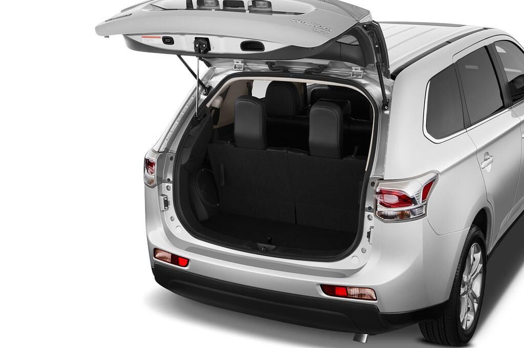 Mitsubishi Outlander (Baujahr 2013) INSTYLE 5 Türen Kofferraum