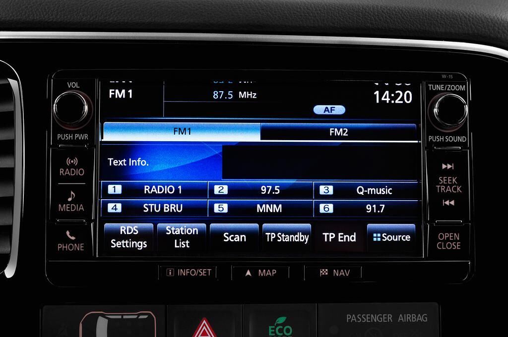 Mitsubishi Outlander (Baujahr 2016) Plus 5 Türen Radio und Infotainmentsystem