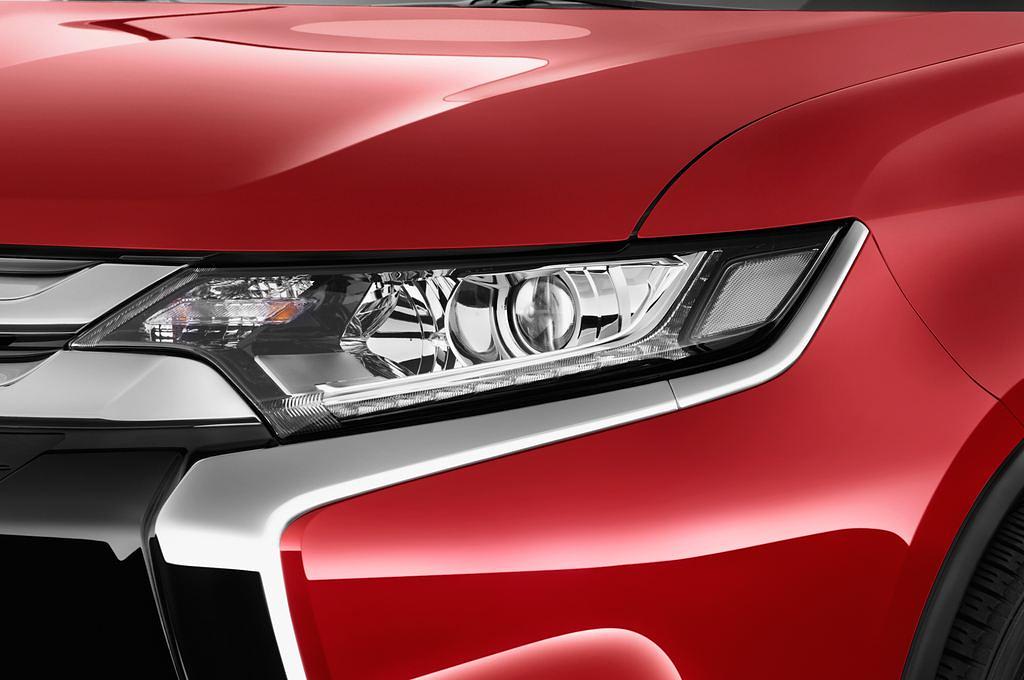 Mitsubishi Outlander (Baujahr 2016) Plus 5 Türen Scheinwerfer