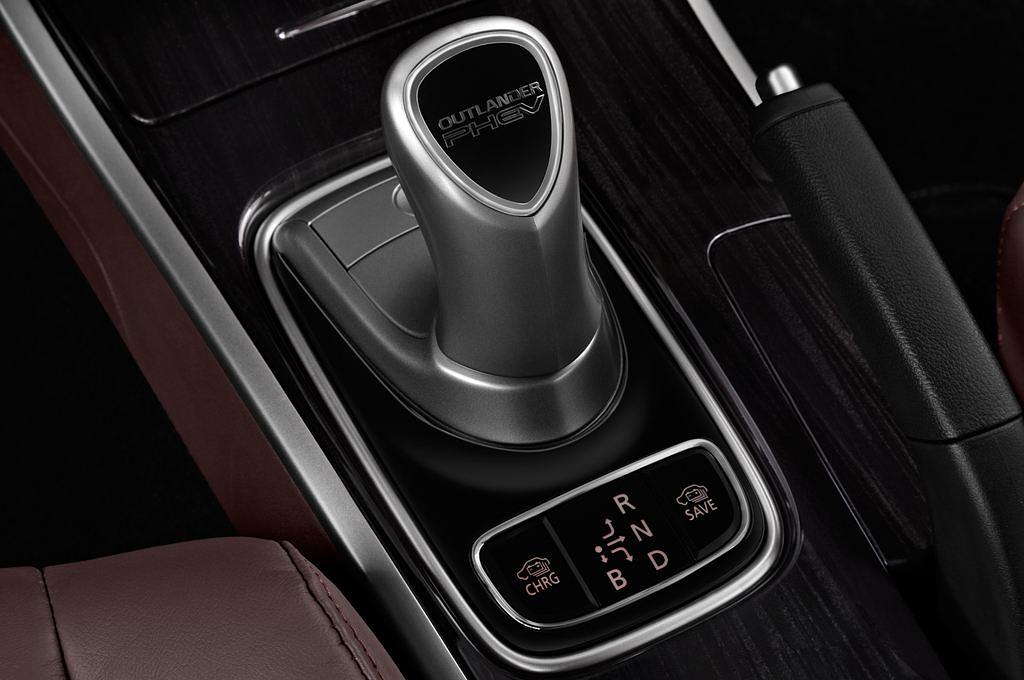 Mitsubishi Outlander (Baujahr 2016) - 5 Türen Schalthebel