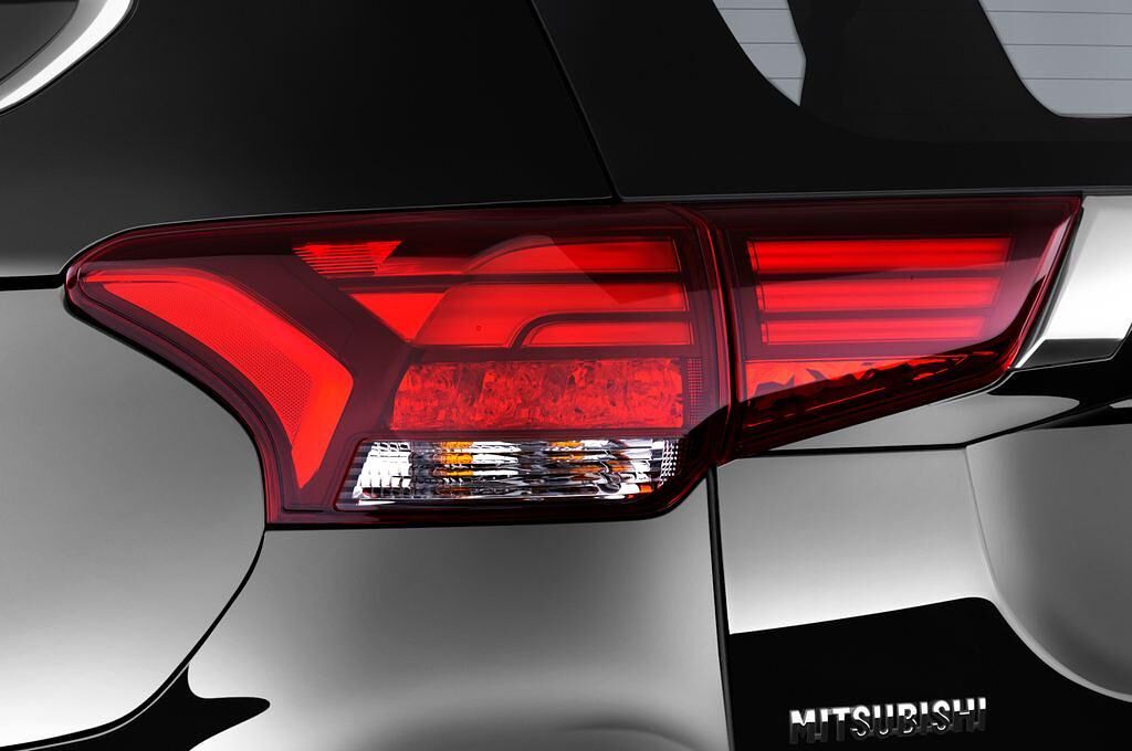 Mitsubishi Outlander (Baujahr 2016) - 5 Türen Rücklicht
