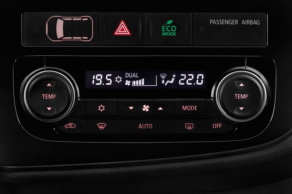 Mitsubishi Outlander (Baujahr 2016) - 5 Türen Temperatur und Klimaanlage