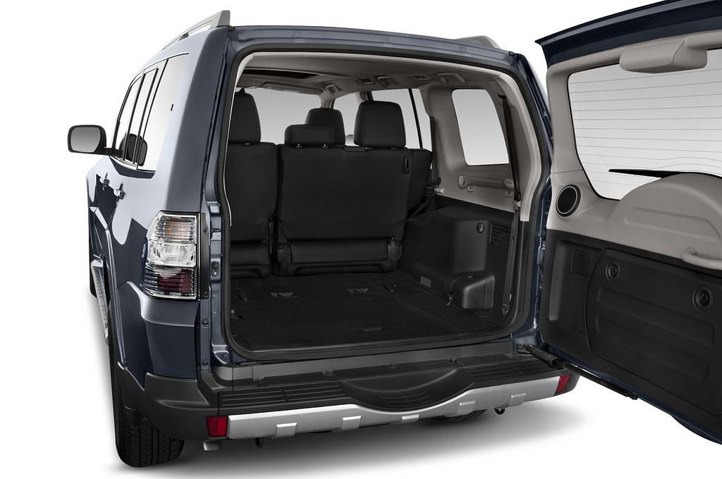 Mitsubishi Pajero (Baujahr 2010) Instyle 5 Türen Kofferraum