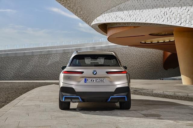 Das Format des iX erinnert an einen typischen Vertreter des SUV-Segments