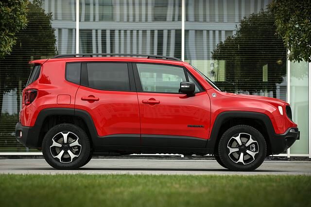 Der Mini-Jeep kombiniert einen E-Motor an der Hinterachse mit einem Benziner vorne