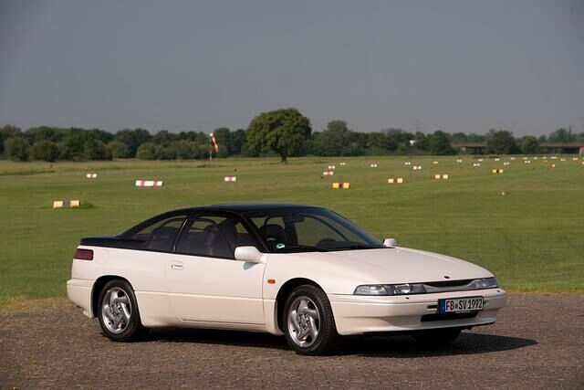 1991: Neues Spitzenmodell im Subaru-Programm ist der Gran Turismo SVX mit 3,3-Liter-Sechszylinder-Boxer-Benziner