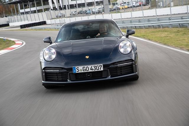 Das Porsche 911 Turbo Coupé fährt sich genauso grandios, wie der Turbo S