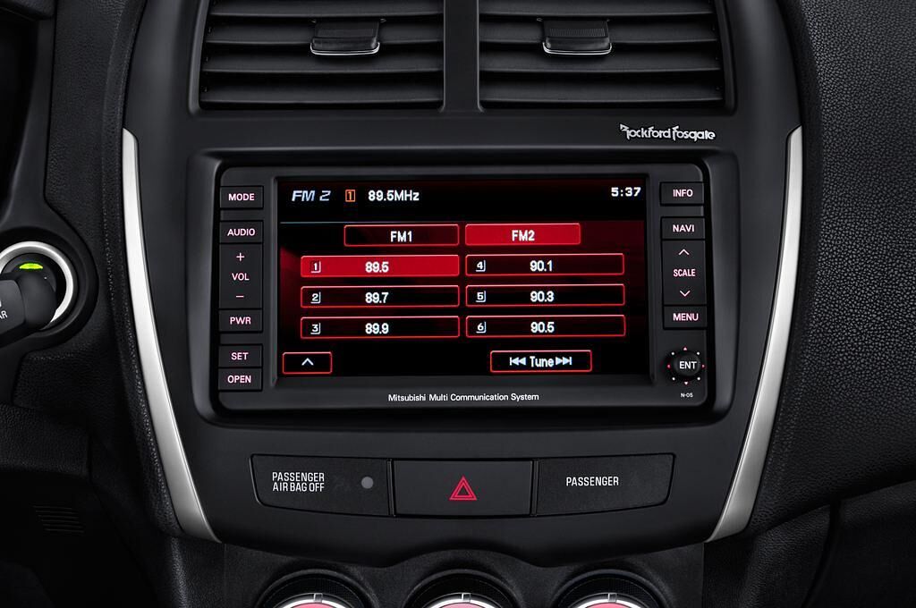 Mitsubishi ASX (Baujahr 2013) Instyle 5 Türen Radio und Infotainmentsystem