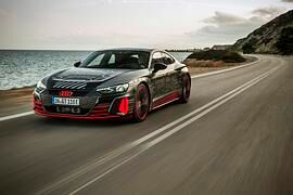 Prototypenfahrt im Audi RS e-tron GT  - Der Herr der Ringe 
