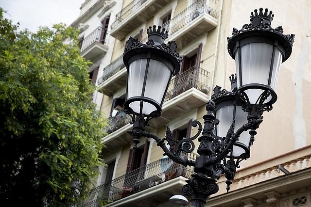 Inspirationen finden Designer auch in den alten Straßenleuchten Barcelonas