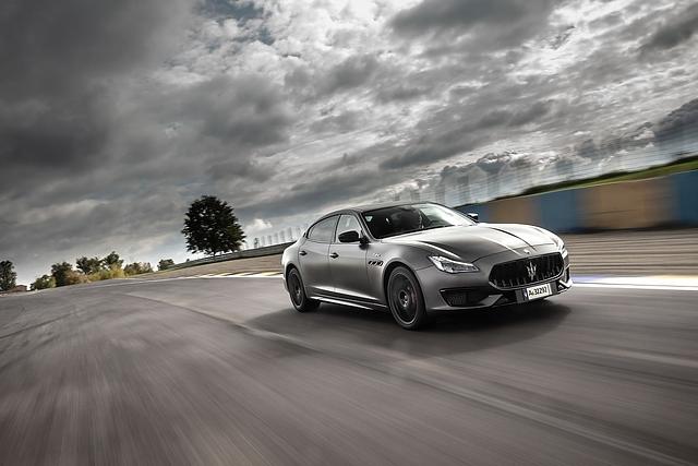 Nach 4,5 Sekunden erreicht der Maserati Quattroporte Trofeo 100 km/h