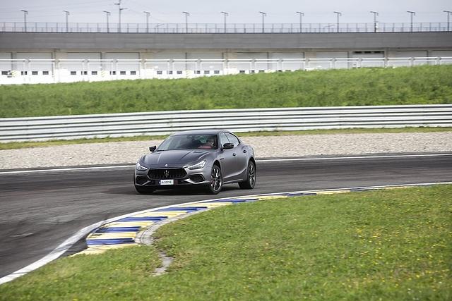 Durch den Heckantrieb ist der Quattroporte agil