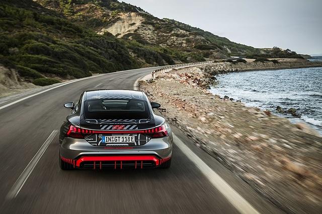 Von null auf hundert braucht der Audi RS e-tron GT weniger als 3,5 Sekunden