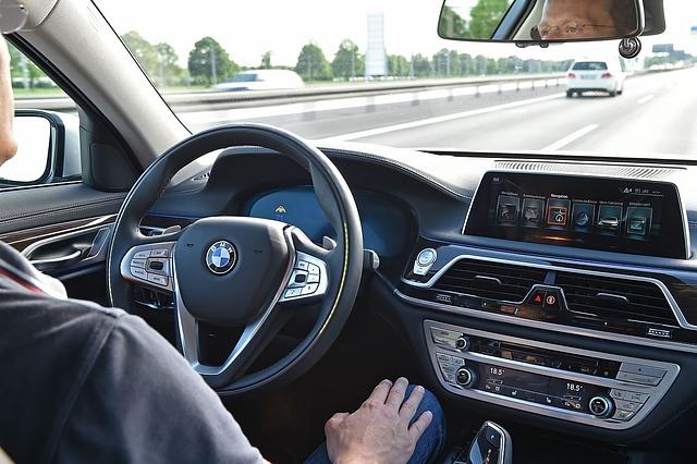 Das Bundesministerium für Verkehr und digitale Infrastruktur (BMVI) tüftelt gerade an den Rahmenbedingungen für das autonome Fahren in Deutschland