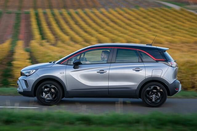 Der Crossland streckt sich auf eine Länge von 4,23 Metern