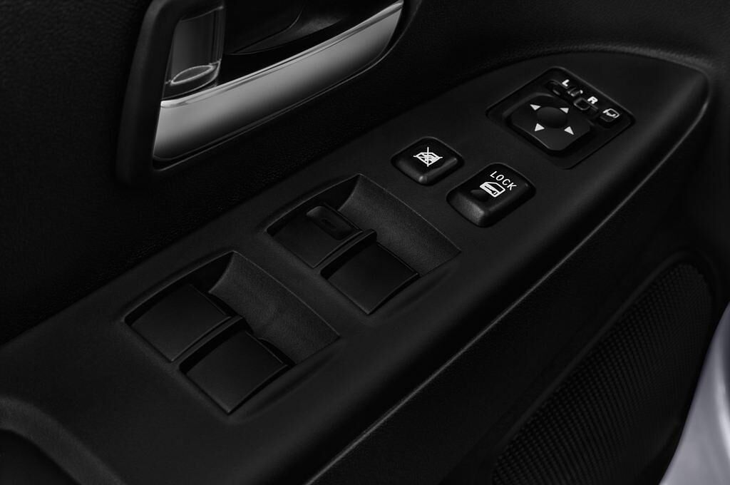 Mitsubishi ASX (Baujahr 2015) Top 5 Türen Bedienungselemente Tür