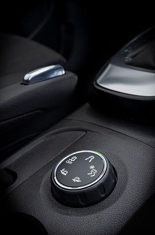 Techniktransfer einmal andersherum: Der Opel Crossland hat \"Intelligrip\", eine Erweiterung des ESP, das bei PSA unter dem Namen \"Grip Control\" läuft