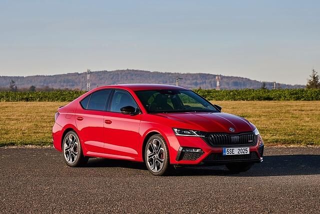 Die Skoda Octavia RS Limousine kostet mindestens 38.543 Euro