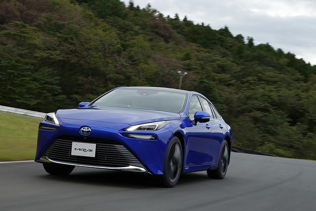 Fahrbericht: Toyota Mirai   - Schön sauber