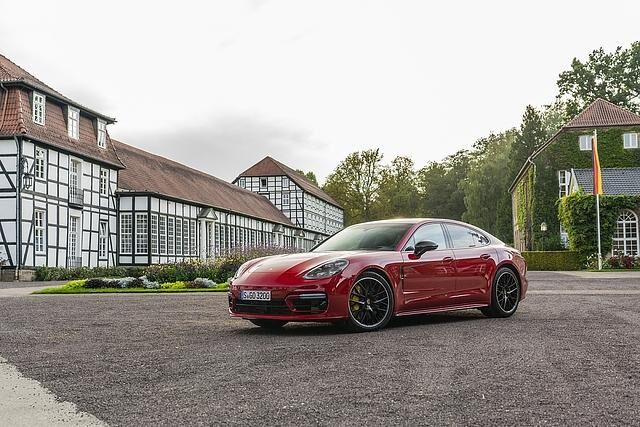 Porsche Panamera GTS 2021