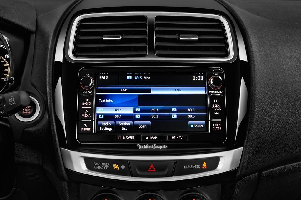 Mitsubishi ASX (Baujahr 2017) Top 5 Türen Radio und Infotainmentsystem