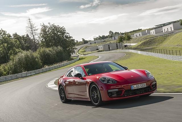 Porsche Panamera GTS 2021