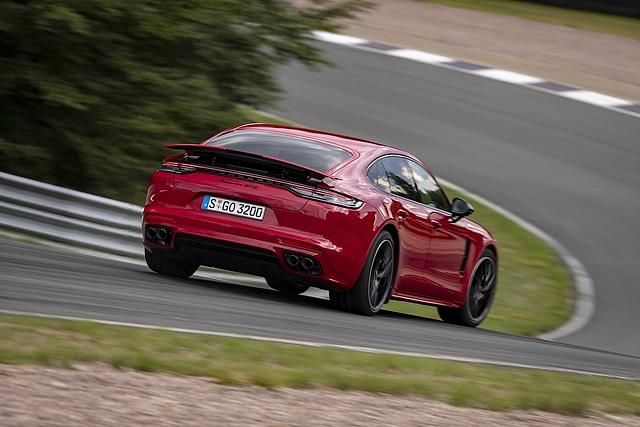 Porsche Panamera GTS 2021