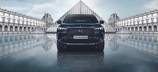 DS 7 Crossback E-Tense 4x4 Louvre - Kunstkenner auf Rädern