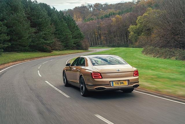 Der Bentley Flying Spur V8 ist mehr Gleiter als Sprinter