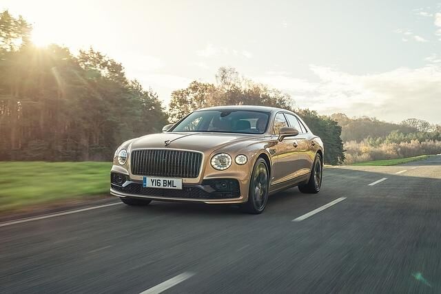 Der Bentley Flying Spur strahlt eine beeindruckende Präsenz aus