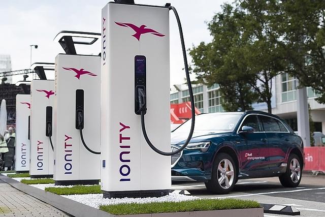 Ionity ist ein Zusammenschluss verschiedener Autobauer darunter BMW Mercedes VW Audi und Porsche
