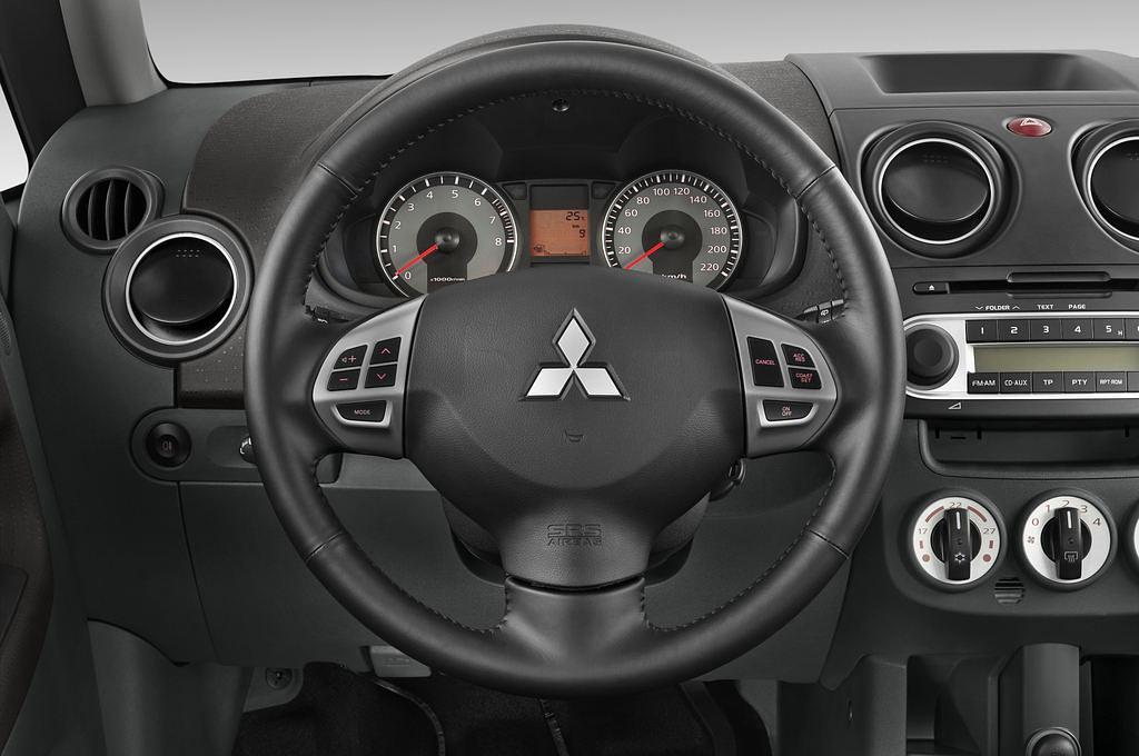 Mitsubishi Colt (Baujahr 2010) - 3 Türen Lenkrad