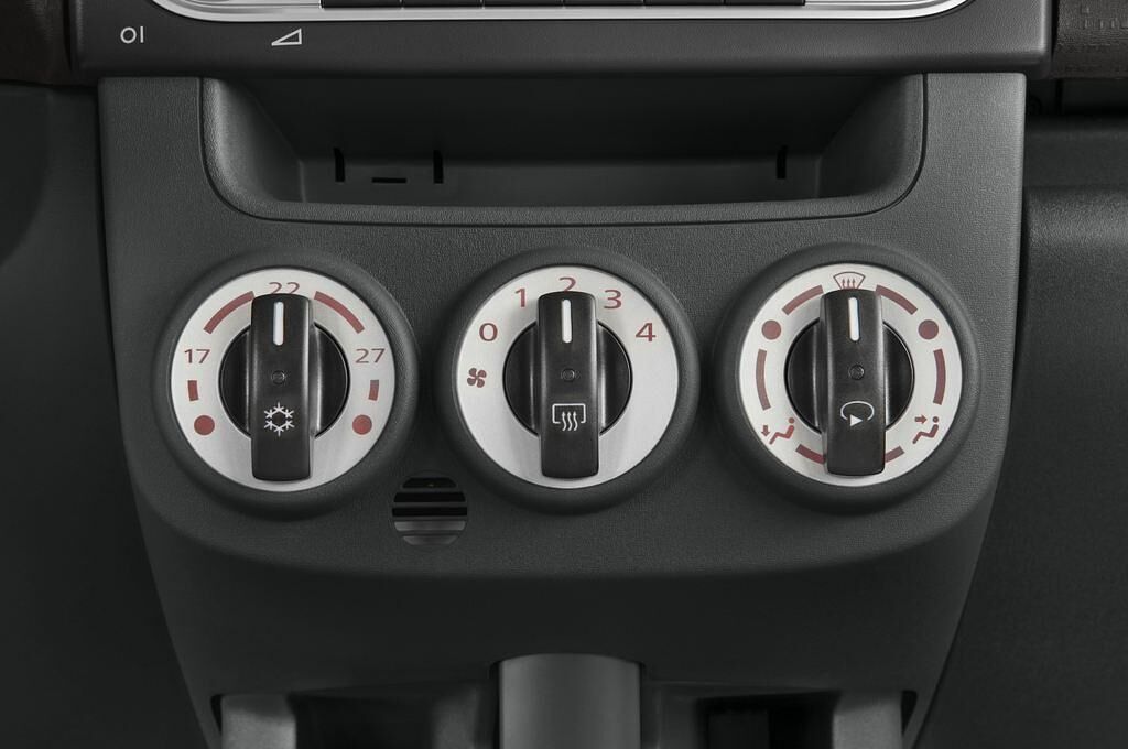 Mitsubishi Colt (Baujahr 2010) - 3 Türen Temperatur und Klimaanlage