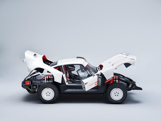 Die Basis - ein Porsche 911 vom Typ 964 aus dem Jahr 1990 - lässt sich kaum wiedererkennen