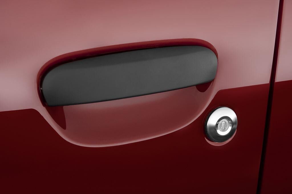 Mitsubishi Colt (Baujahr 2010) - 5 Türen Türgriff