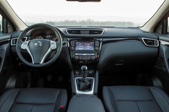 Das Interieur ist sachlich gestaltet