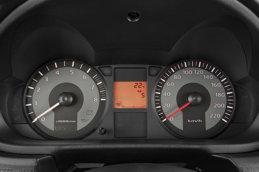 Mitsubishi Colt (Baujahr 2010) - 5 Türen Tacho und Fahrerinstrumente