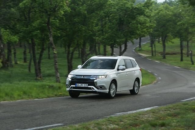 Der Mitsubishi Outlander zählt zu den günstigsten großen SUV