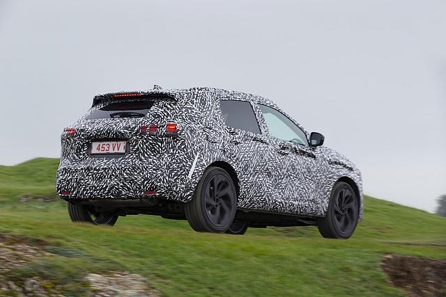 Der Nissan Qashqai des Modelljahres 2021, noch getarnt.